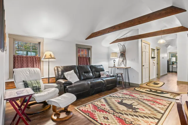 $1,335,000 | 1588 Pond Road, Mount Vernon, ME 04352