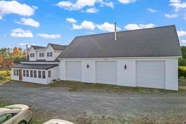 $1,335,000 | 1588 Pond Road, Mount Vernon, ME 04352