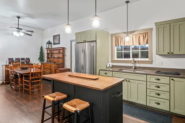 $1,335,000 | 1588 Pond Road, Mount Vernon, ME 04352