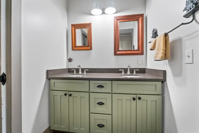 $1,335,000 | 1588 Pond Road, Mount Vernon, ME 04352