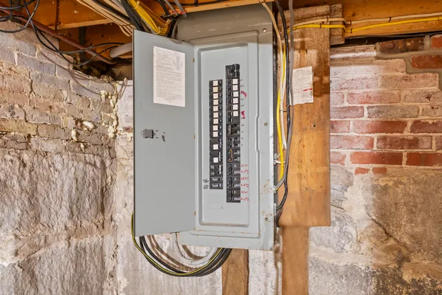 $1,335,000 | 1588 Pond Road, Mount Vernon, ME 04352