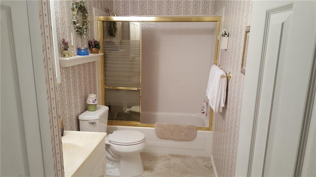 284 Ferncliff Road Rices Landing, PA 15357 - Photo 13 of 17 Bright and Clean...family bath.