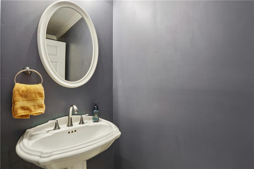 3275 Lenox Road Northeast, Unit 208 Atlanta, GA 30324 - Photo 6 of 31