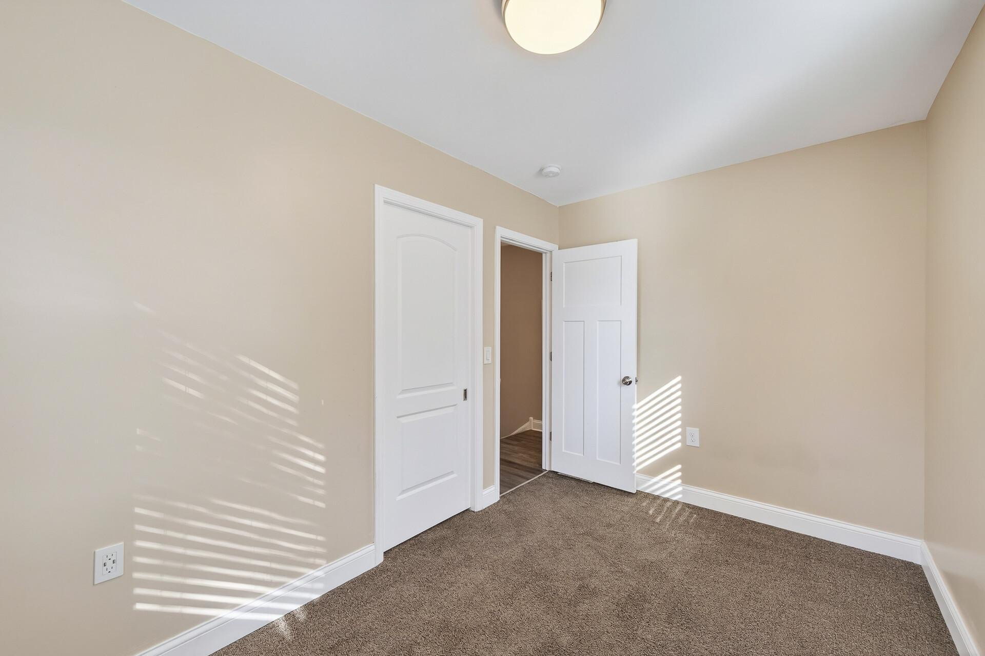 622 Bush Avenue St. Paul, MN 55130 - Photo 16 of 31