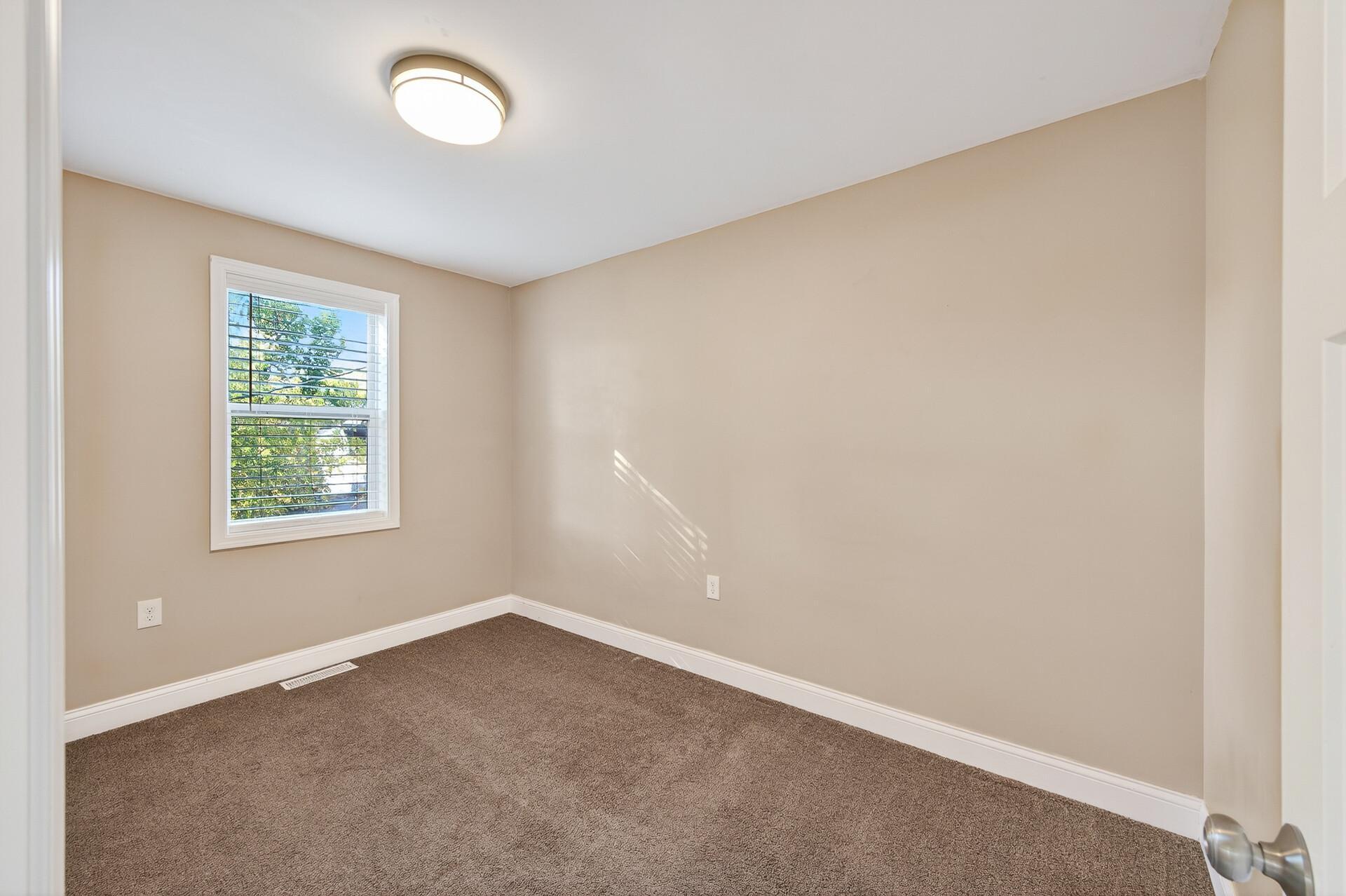 622 Bush Avenue St. Paul, MN 55130 - Photo 17 of 31