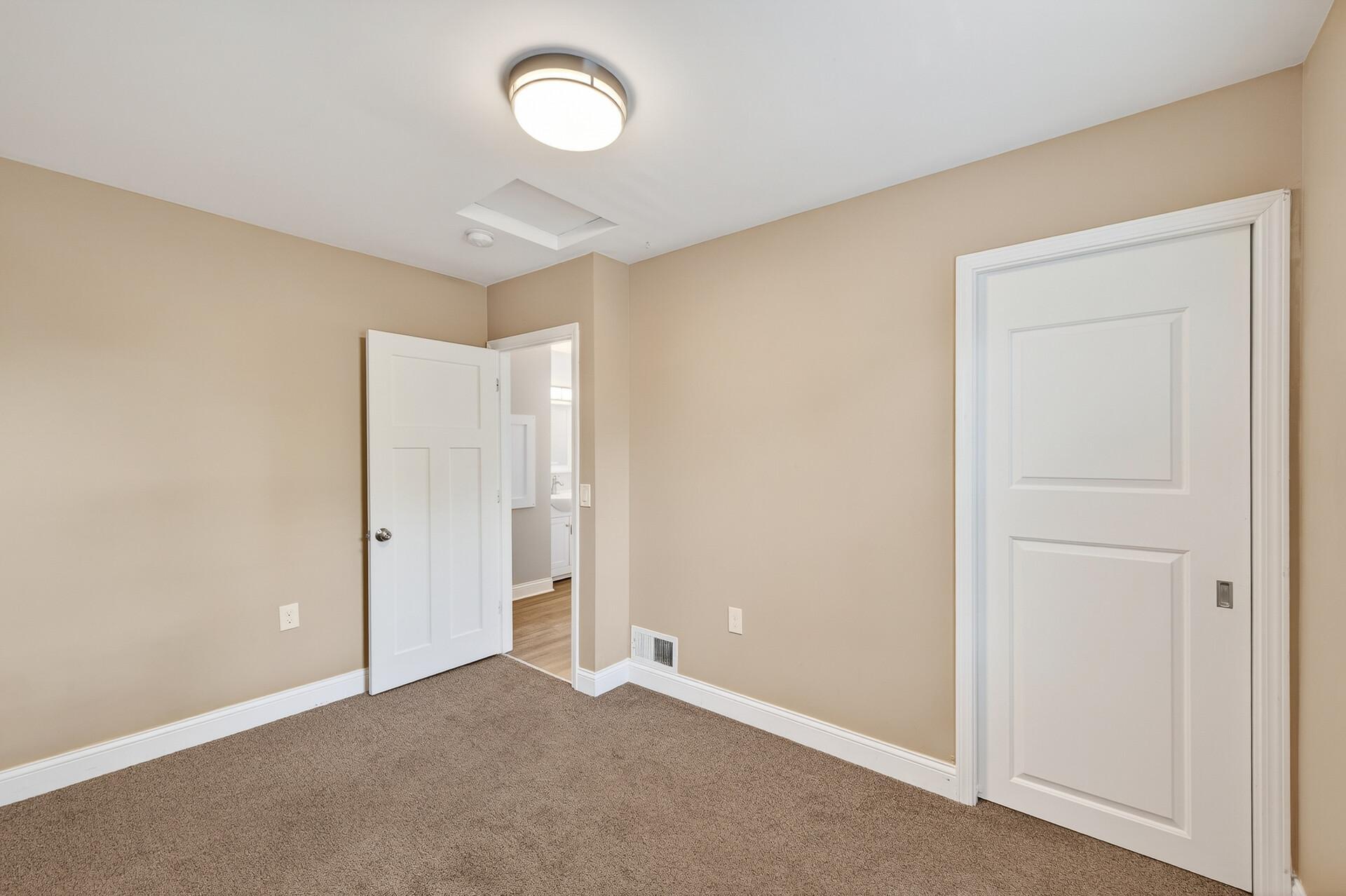 622 Bush Avenue St. Paul, MN 55130 - Photo 18 of 31