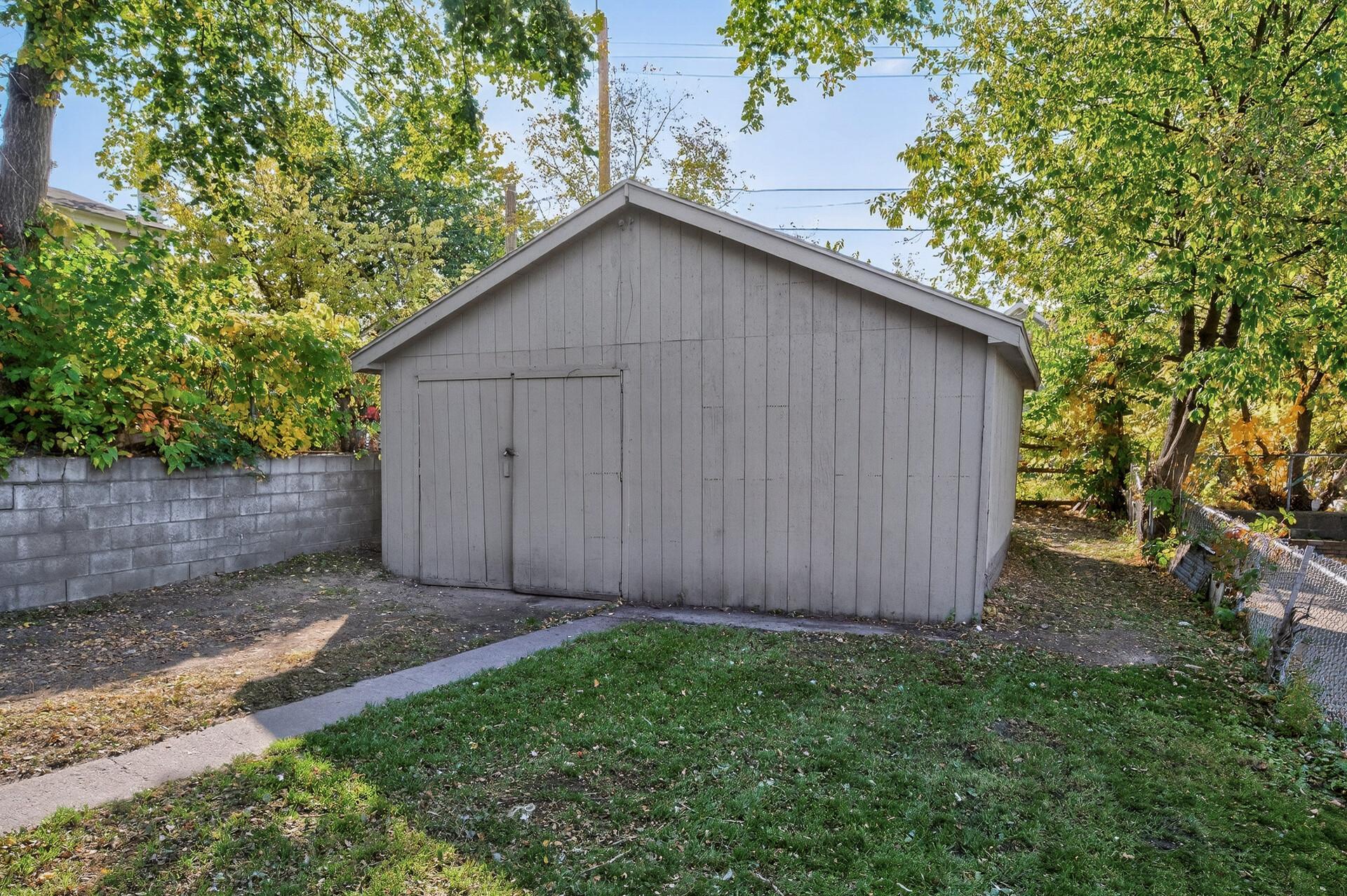 622 Bush Avenue St. Paul, MN 55130 - Photo 23 of 31