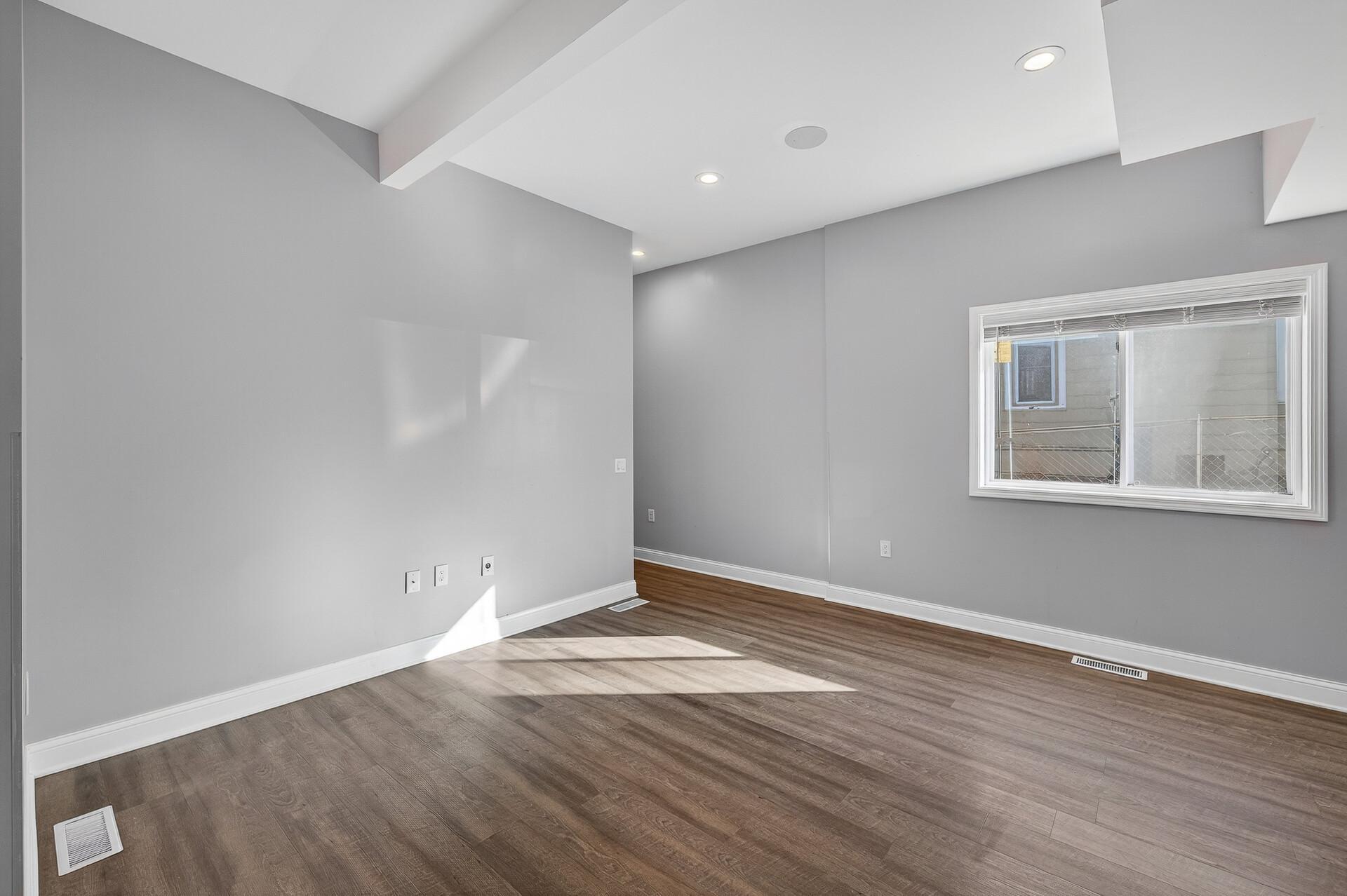 622 Bush Avenue St. Paul, MN 55130 - Photo 3 of 31