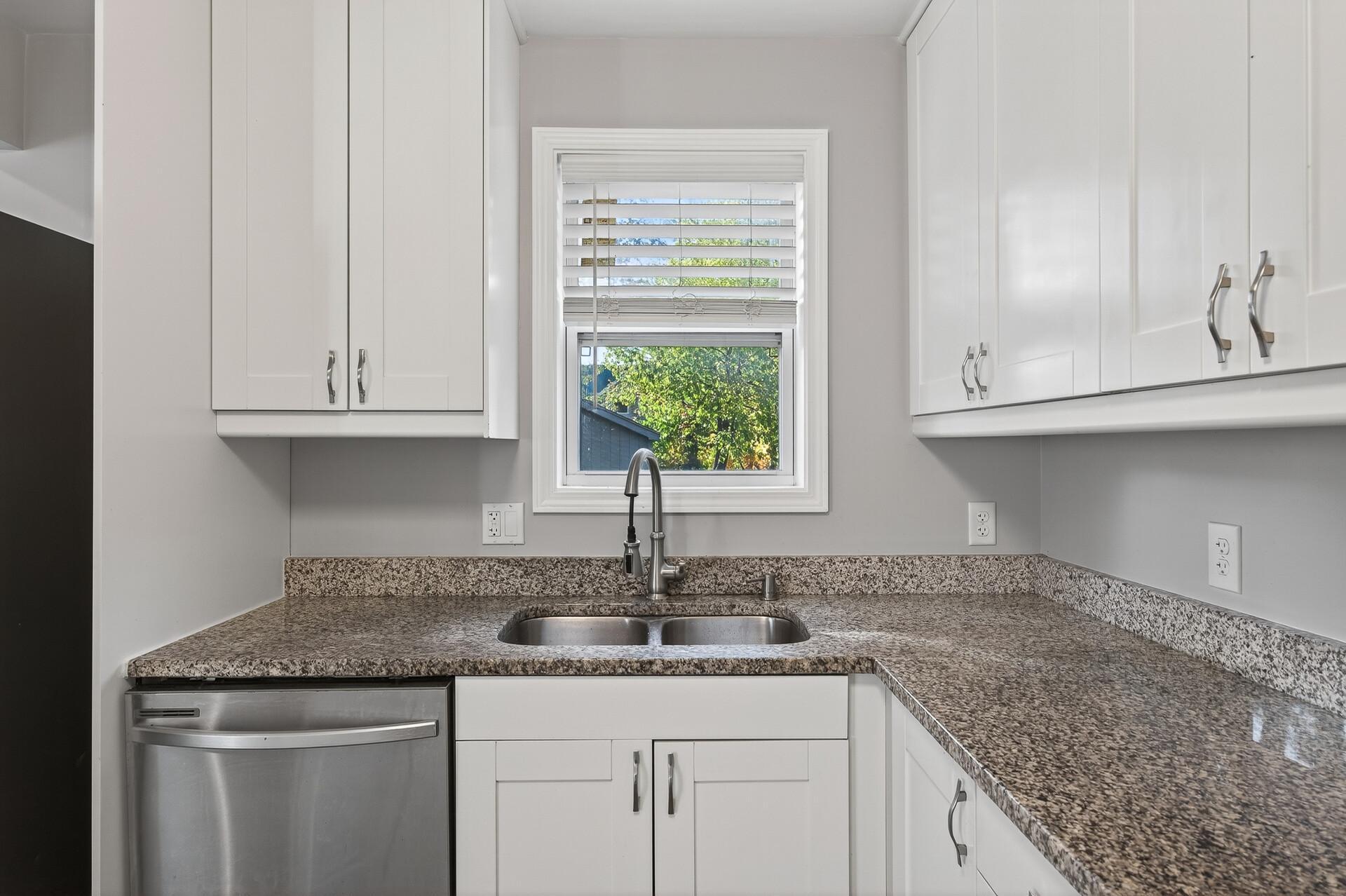 622 Bush Avenue St. Paul, MN 55130 - Photo 8 of 31