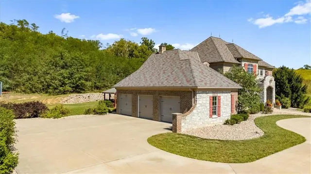 $1,500,000 | 2102 Highway 36, Wathena, KS 66090