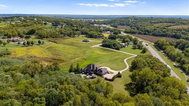 $1,500,000 | 2102 Highway 36, Wathena, KS 66090