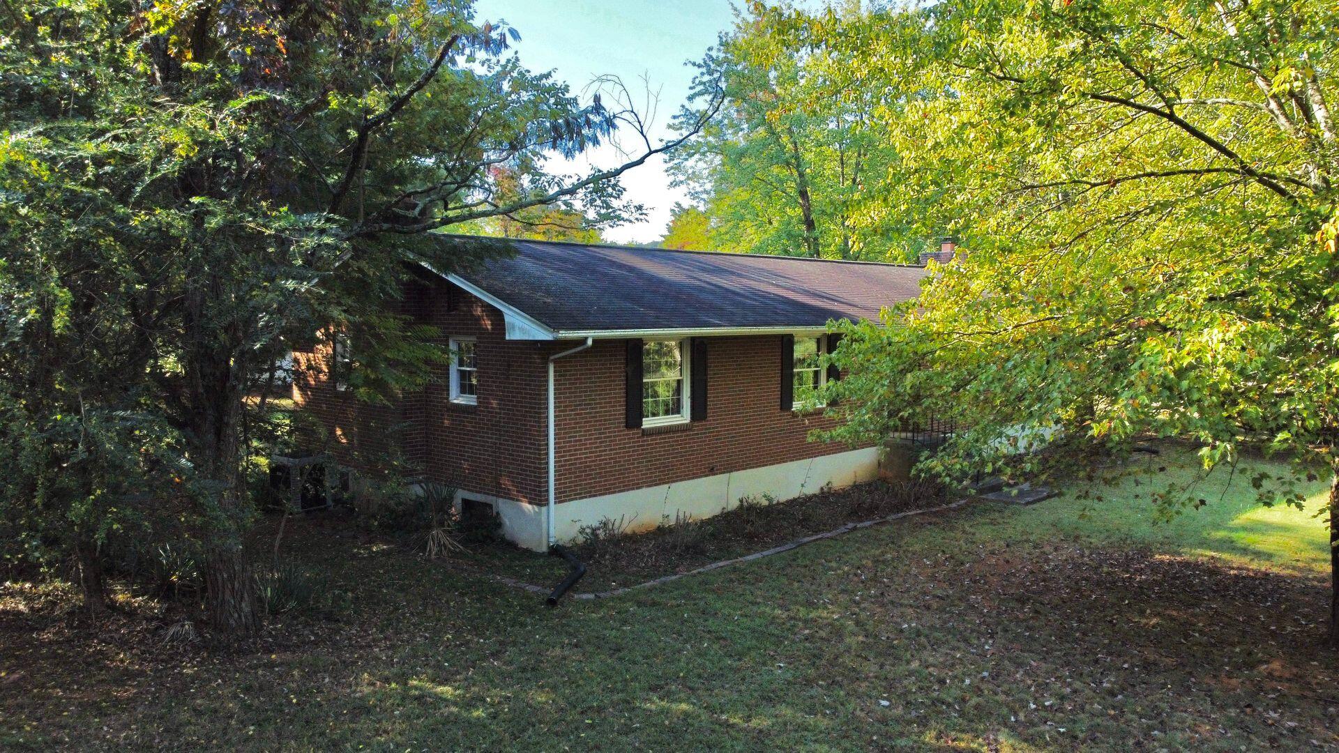 1305 Pine Spur Road Vinton, VA 24179 - Photo 31 of 38 73