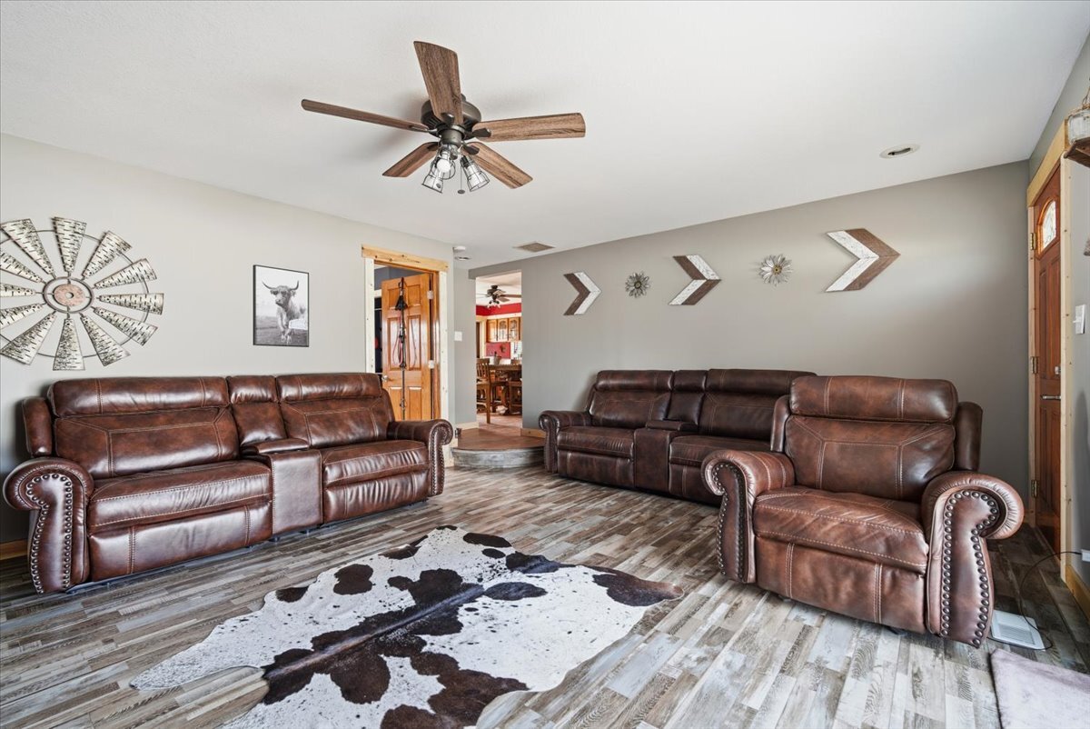 709 East Meade Street Pontiac, IL 61764 - Photo 13 of 38