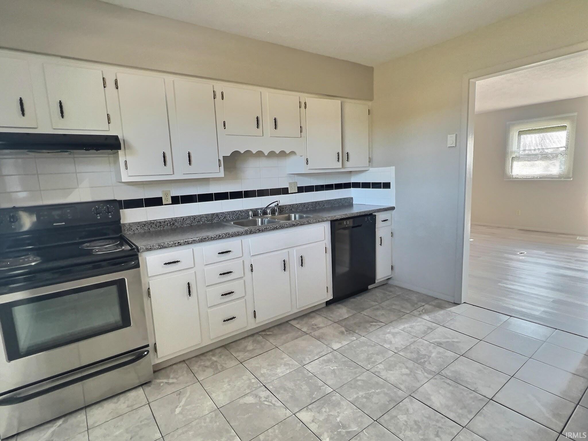 1901 South Nebo Road Yorktown, IN 47396 - Photo 4 of 17