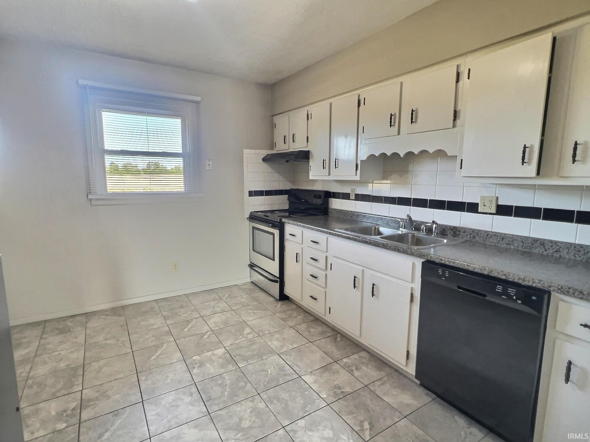 1901 South Nebo Road Yorktown, IN 47396 - Photo 5 of 17