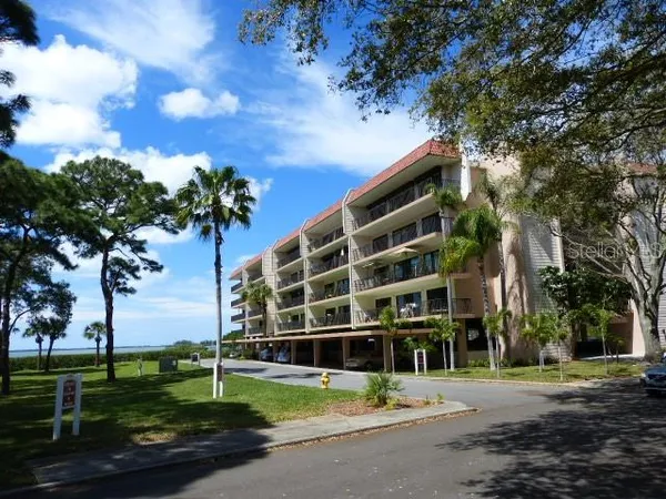 $2,600 | 2700 Bayshore Boulevard, Unit 11307, Dunedin, FL 34698