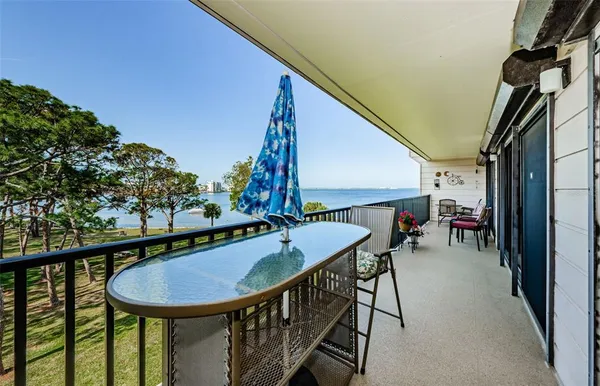 $2,600 | 2700 Bayshore Boulevard, Unit 11307, Dunedin, FL 34698