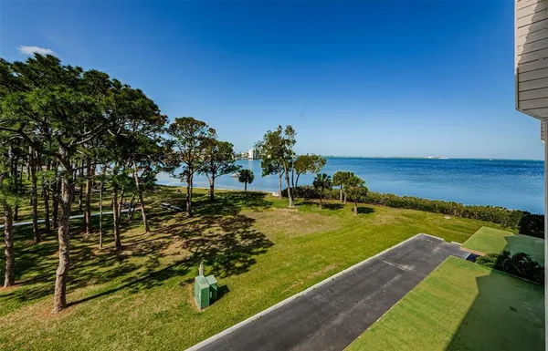 $2,600 | 2700 Bayshore Boulevard, Unit 11307, Dunedin, FL 34698