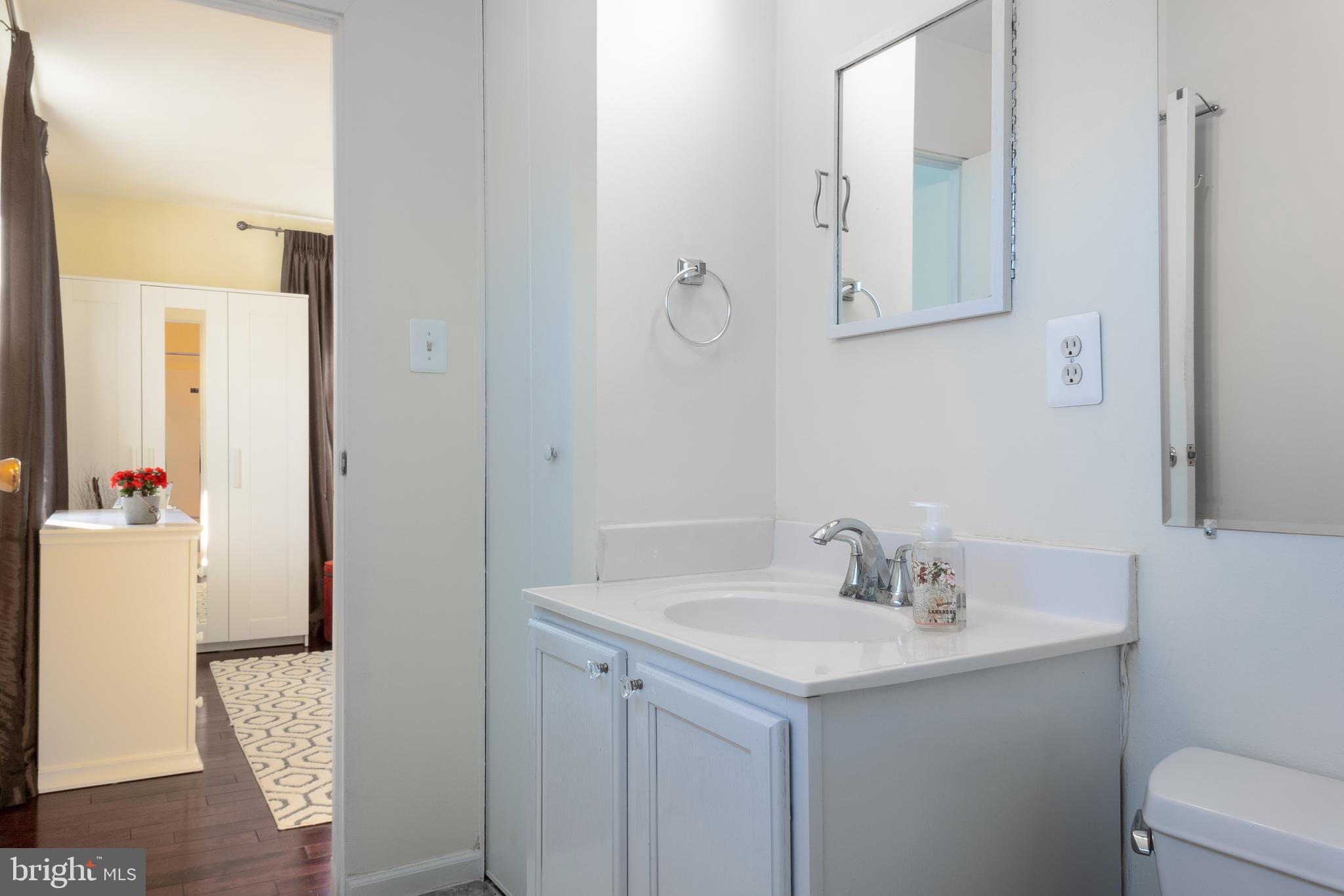 503 West Church Road Sterling, VA 20164 - Photo 14 of 29 Master bathroom