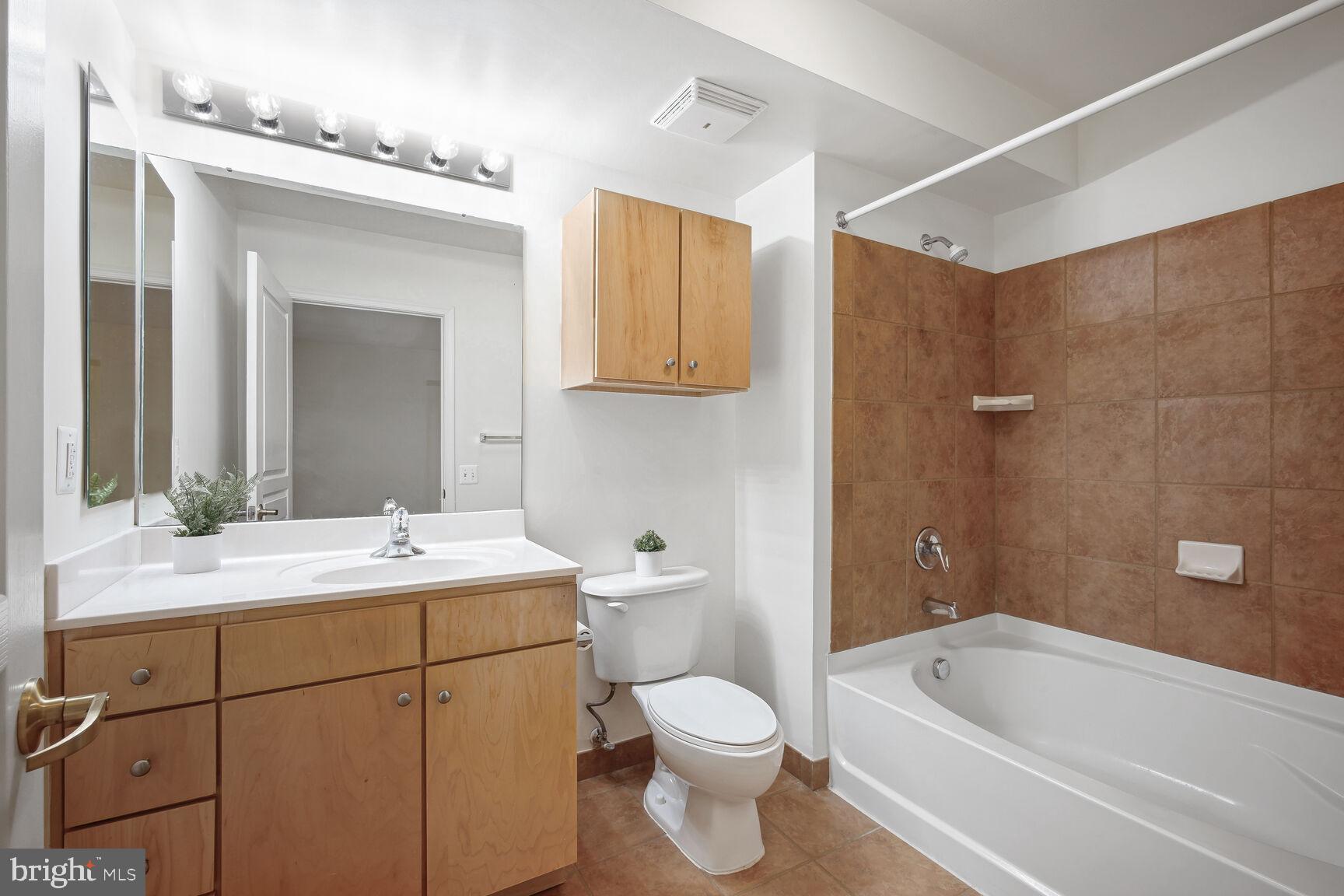 616 E Street Northwest, Unit 312 Washington, DC 20004 - Photo 8 of 26