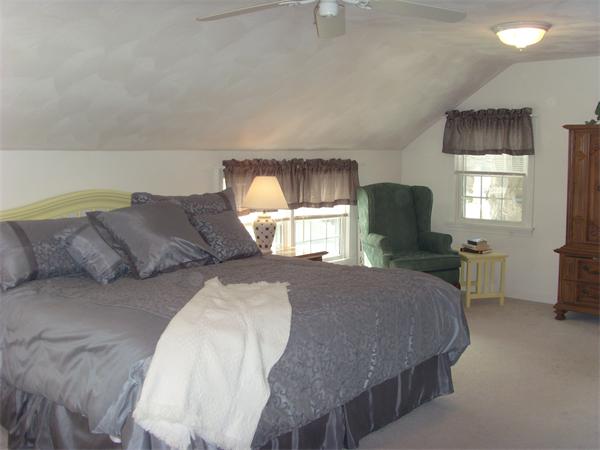 20 Temple Road Lynnfield, MA 01940 - Photo 10 of 11 Gallery Image 10
