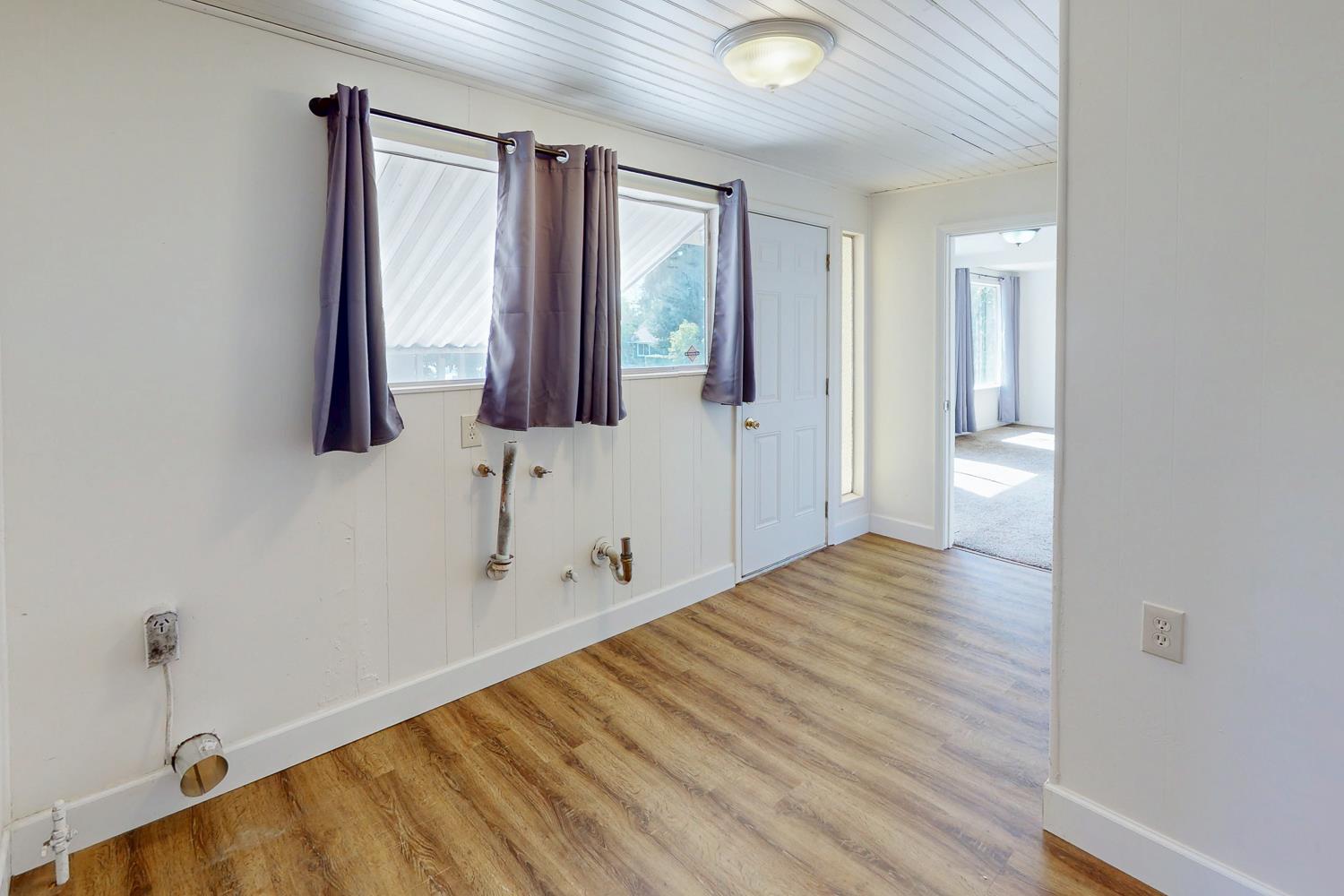 1585 Sycamore Street Gridley, CA 95948 - Photo 24 of 69 a bathroom with a sink and a mirror