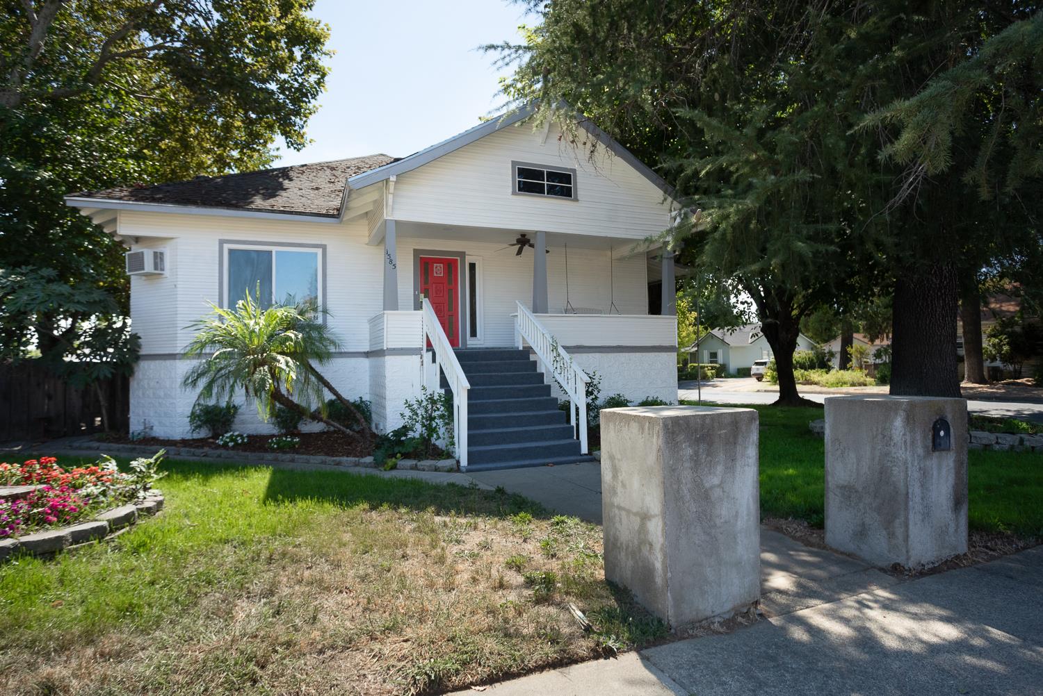 1585 Sycamore Street Gridley, CA 95948 - Photo 47 of 69 a front view of a house with garden