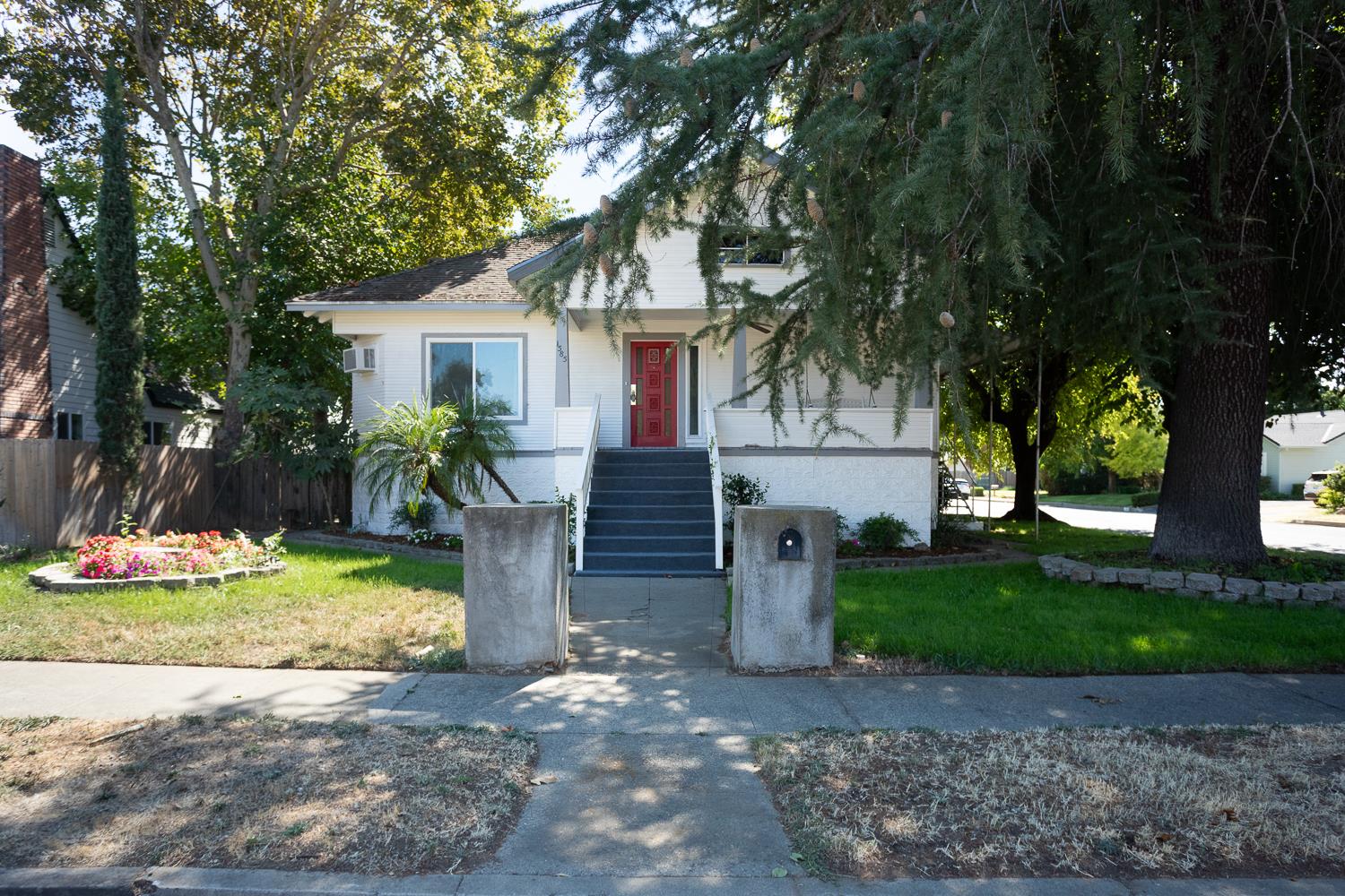 1585 Sycamore Street Gridley, CA 95948 - Photo 51 of 69 a front view of house with yard
