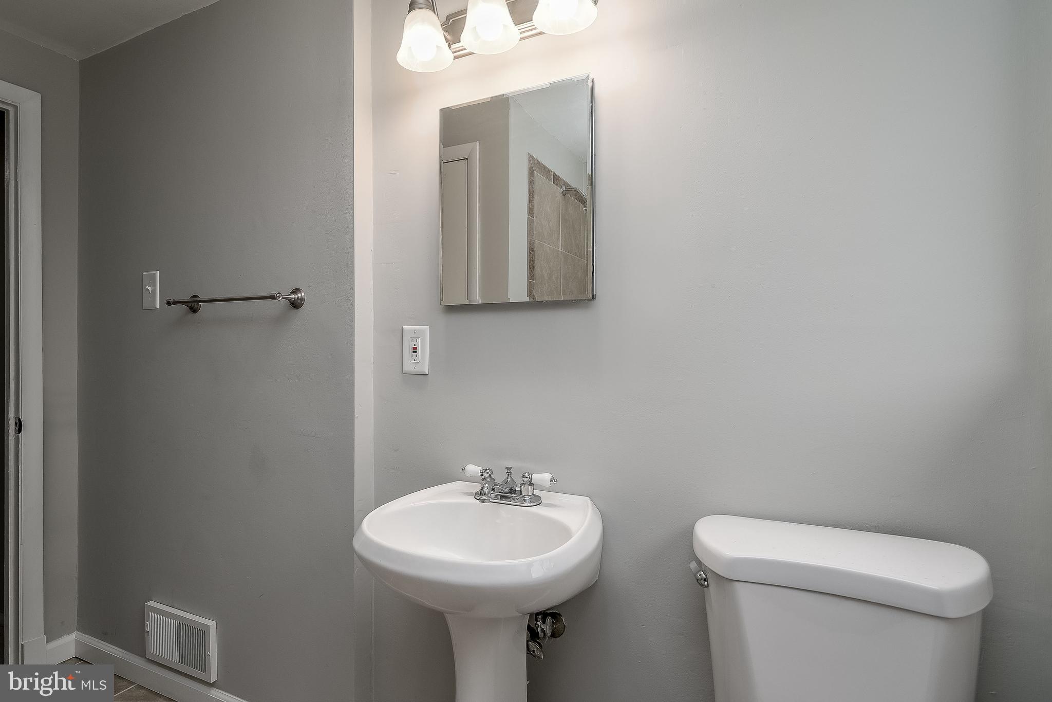 1733 Langford Road Baltimore, MD 21207 - Photo 22 of 30 Full Bath