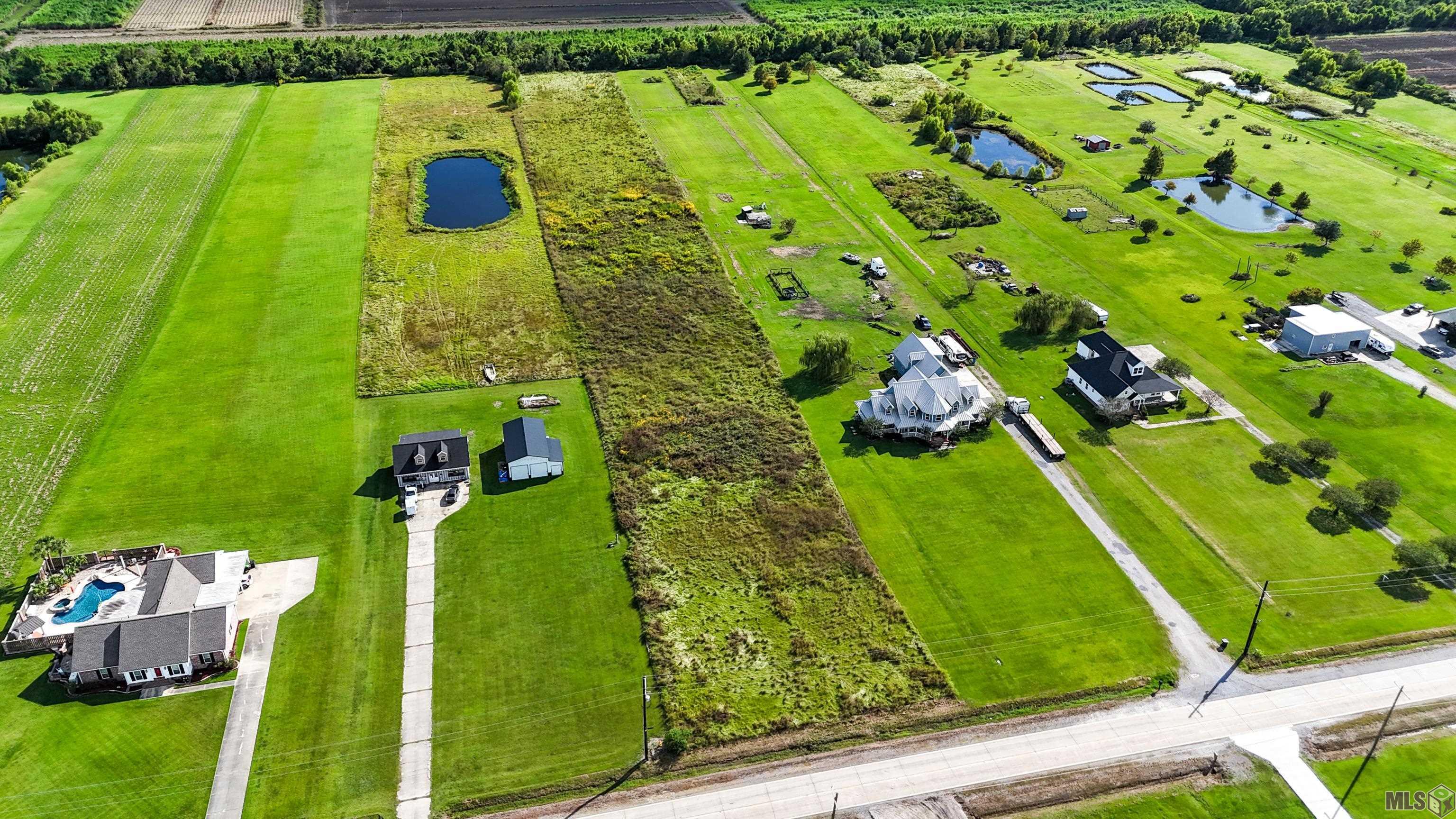 764 East Woodlawn Ranch Road Houma, LA 70363 - Photo 7 of 10