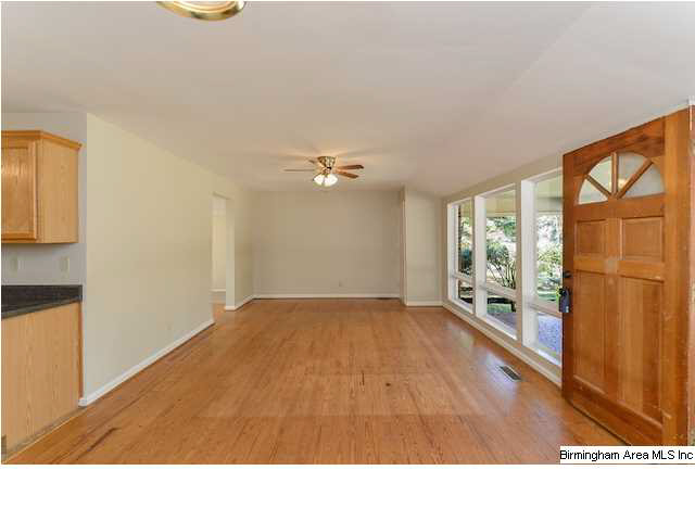 1669 Shannon Road Bessemer, AL 35022 - Photo 4 of 31