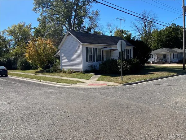 $149,000 | 482 East Walnut Street, Nashville, IL 62263