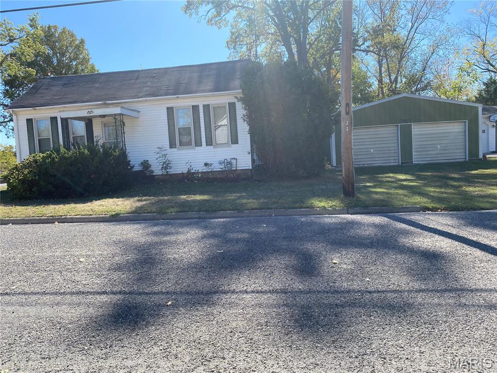 482 East Walnut Street Nashville, IL 62263 - Photo 4 of 23