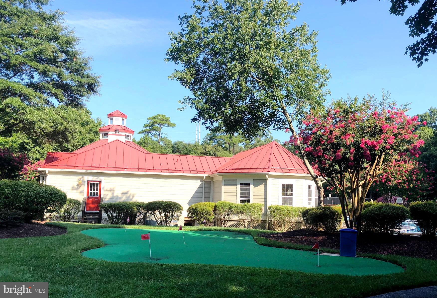 136 Square Rigger Way Solomons, MD 20688 - Photo 28 of 36 Putting green
