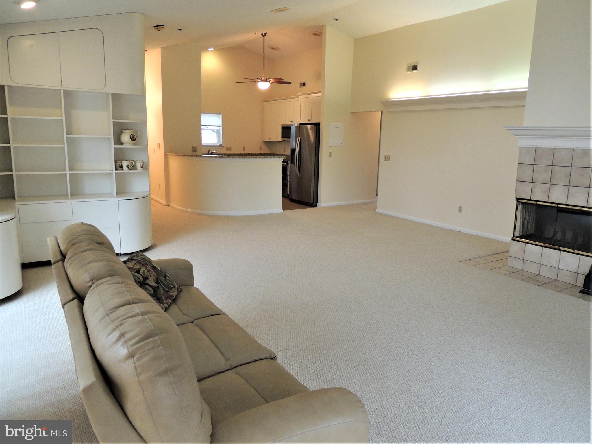 136 Square Rigger Way Solomons, MD 20688 - Photo 9 of 36 Main living area