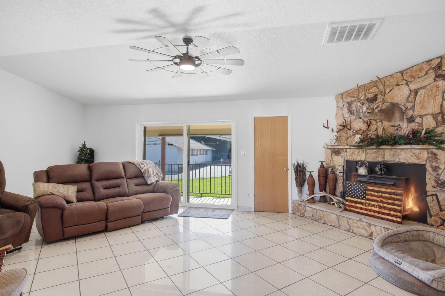 3015 South Waring Road Denair, CA 95316 - Photo 7 of 47