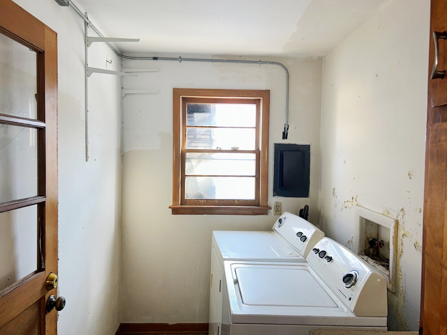 44 Strasma W Drive Kankakee, IL 60901 - Photo 19 of 20 a utility room with dryer and washer