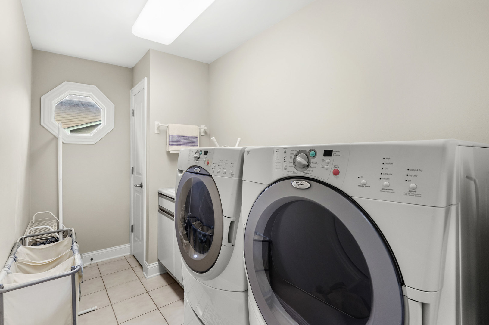 322 Orchard Lane Beecher, IL 60401 - Photo 13 of 38 a utility room with dryer and washer