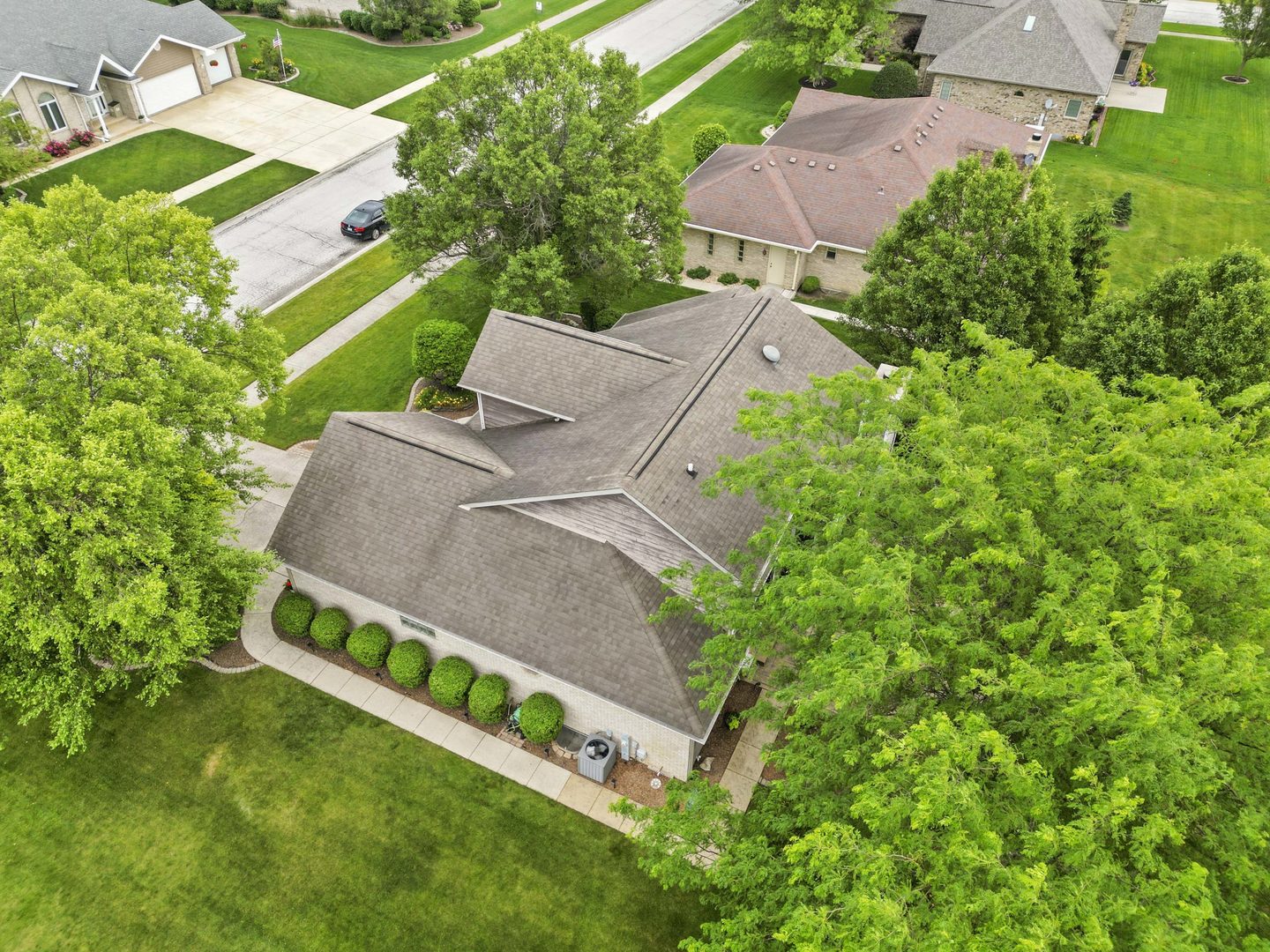 322 Orchard Lane Beecher, IL 60401 - Photo 34 of 38 an aerial view of a house with a garden