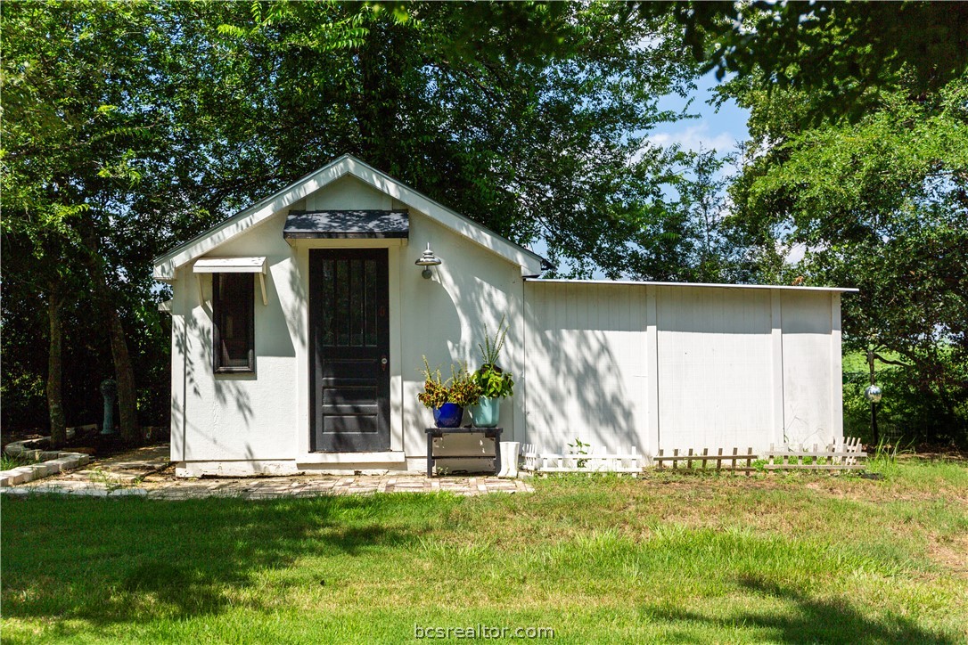 5036 Glory Road Bryan, TX 77808 - Photo 47 of 50 Tiny cottage to the back of home