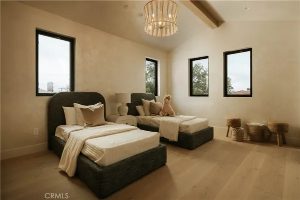 $3,990,000 | 4273 Murietta Avenue, Sherman Oaks, CA 91423
