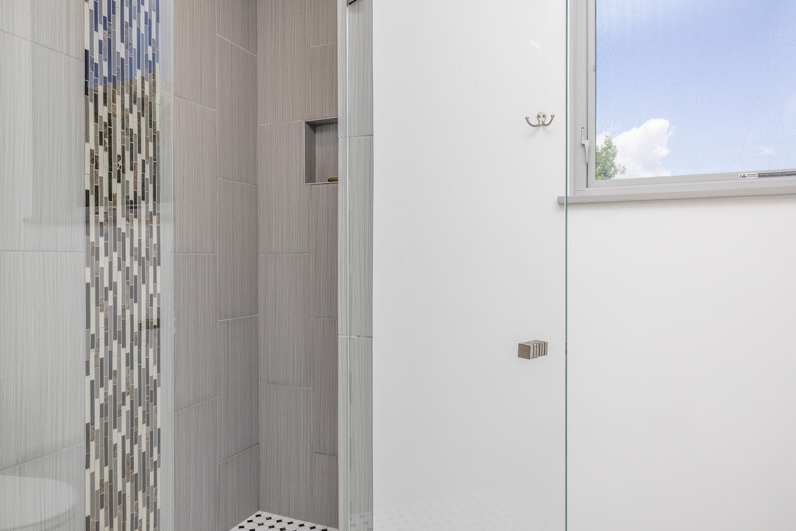 980 Cutters Drive Hailey, ID 83333 - Photo 37 of 56 Upstairs bathroom