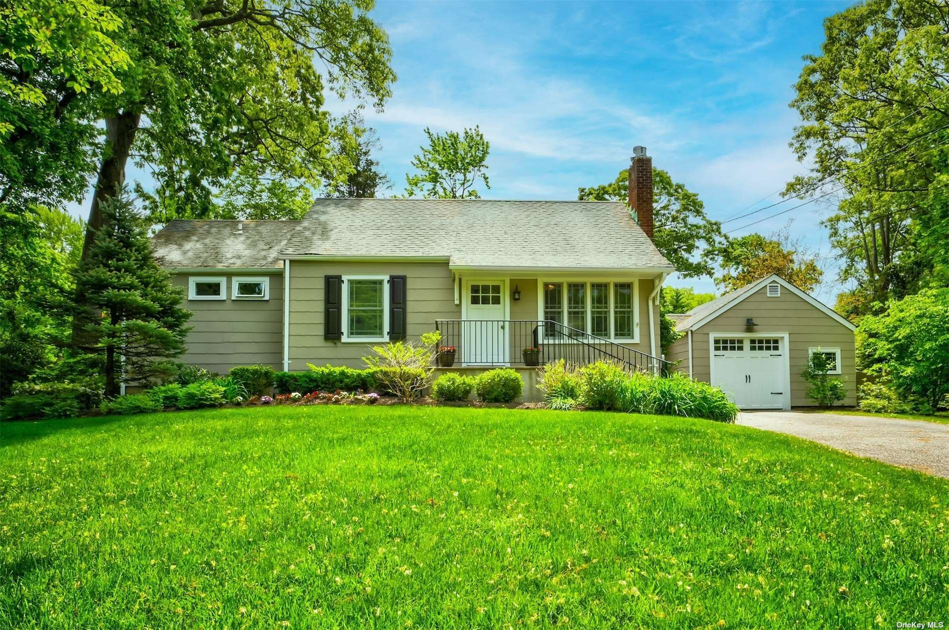 51 Ridgefield Road Centerport, NY 11721 - Photo 1 of 1 Gallery Image 1