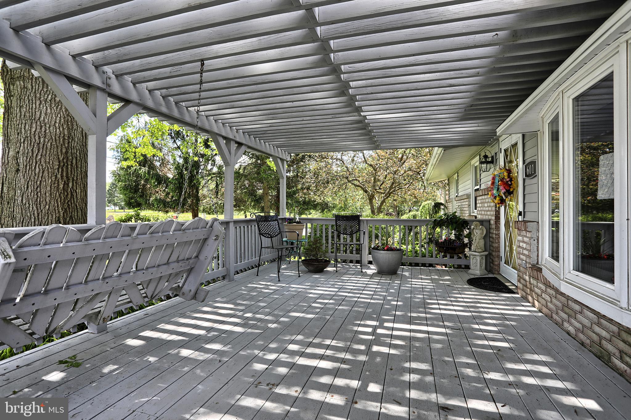 601 East Evergreen Road Lebanon, PA 17042 - Photo 39 of 51 12x19 pergola to front of home invites views
