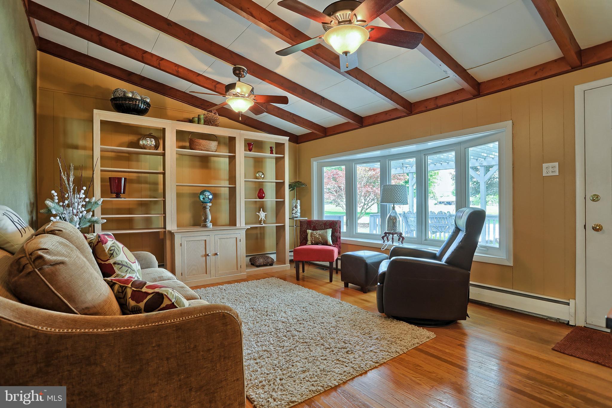 601 East Evergreen Road Lebanon, PA 17042 - Photo 5 of 51 14x17 Family room on main w VIEWS!