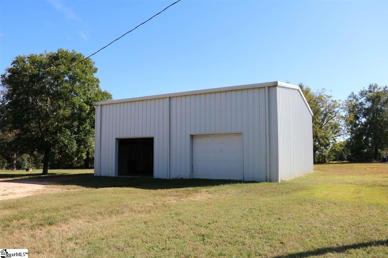 2422 Holiday Road Greer, SC 29651 - Photo 4 of 12