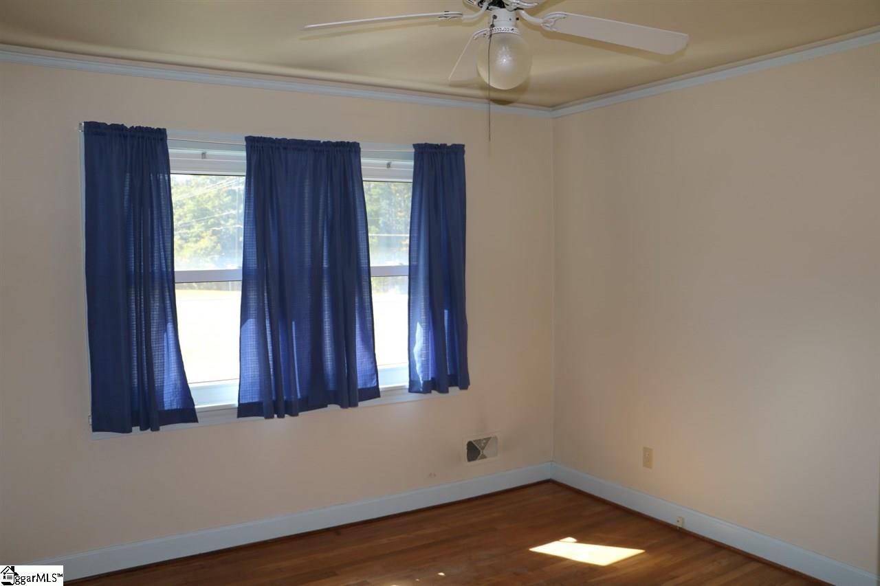 2422 Holiday Road Greer, SC 29651 - Photo 10 of 12