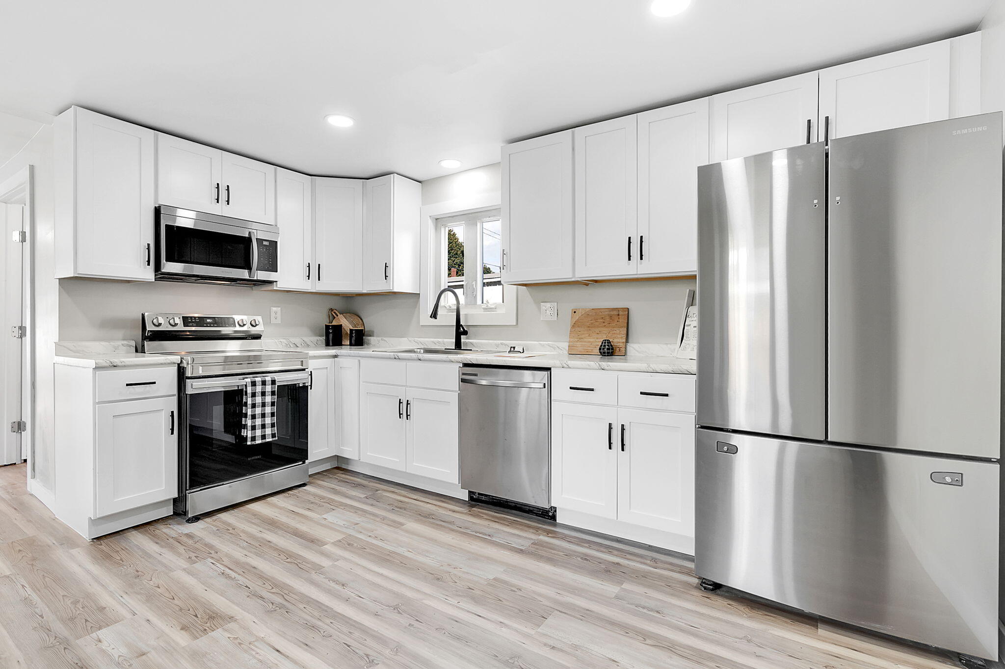 51 Spring Street Lewiston, ME 04240 - Photo 7 of 30 51Spring-11