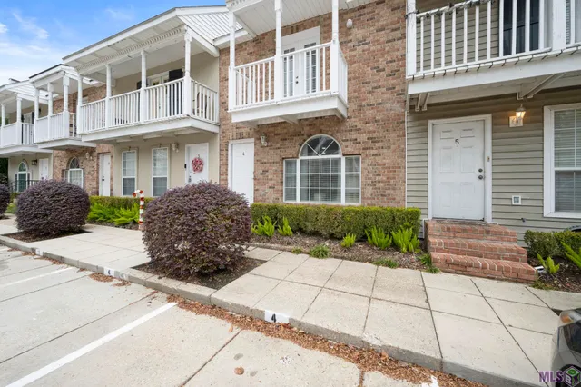 $279,900 | 2210 Christian Street, Unit 4, Baton Rouge, LA 70808