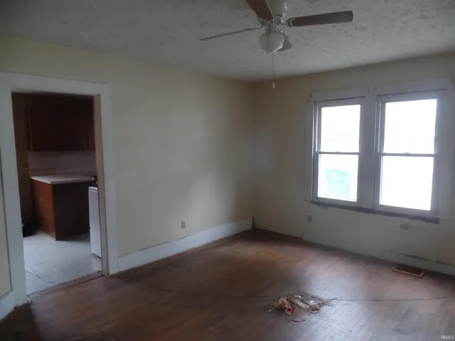 $69,900 | 266 West Spring Street, Bloomfield, IN 47424